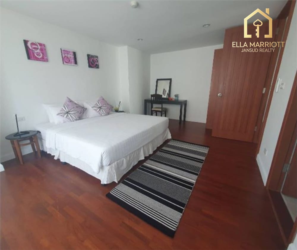 4-Bedroom Condo for Rent in Low-Rise Building, Sathorn 5