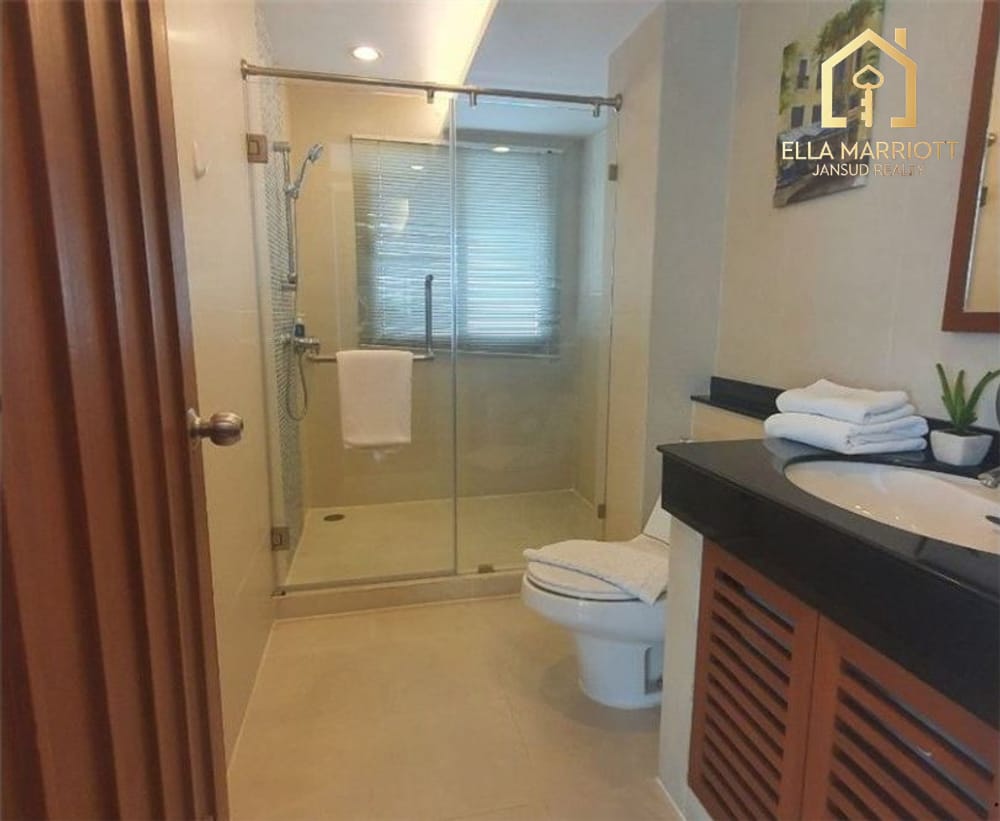 4-Bedroom Condo for Rent in Low-Rise Building, Sathorn 9