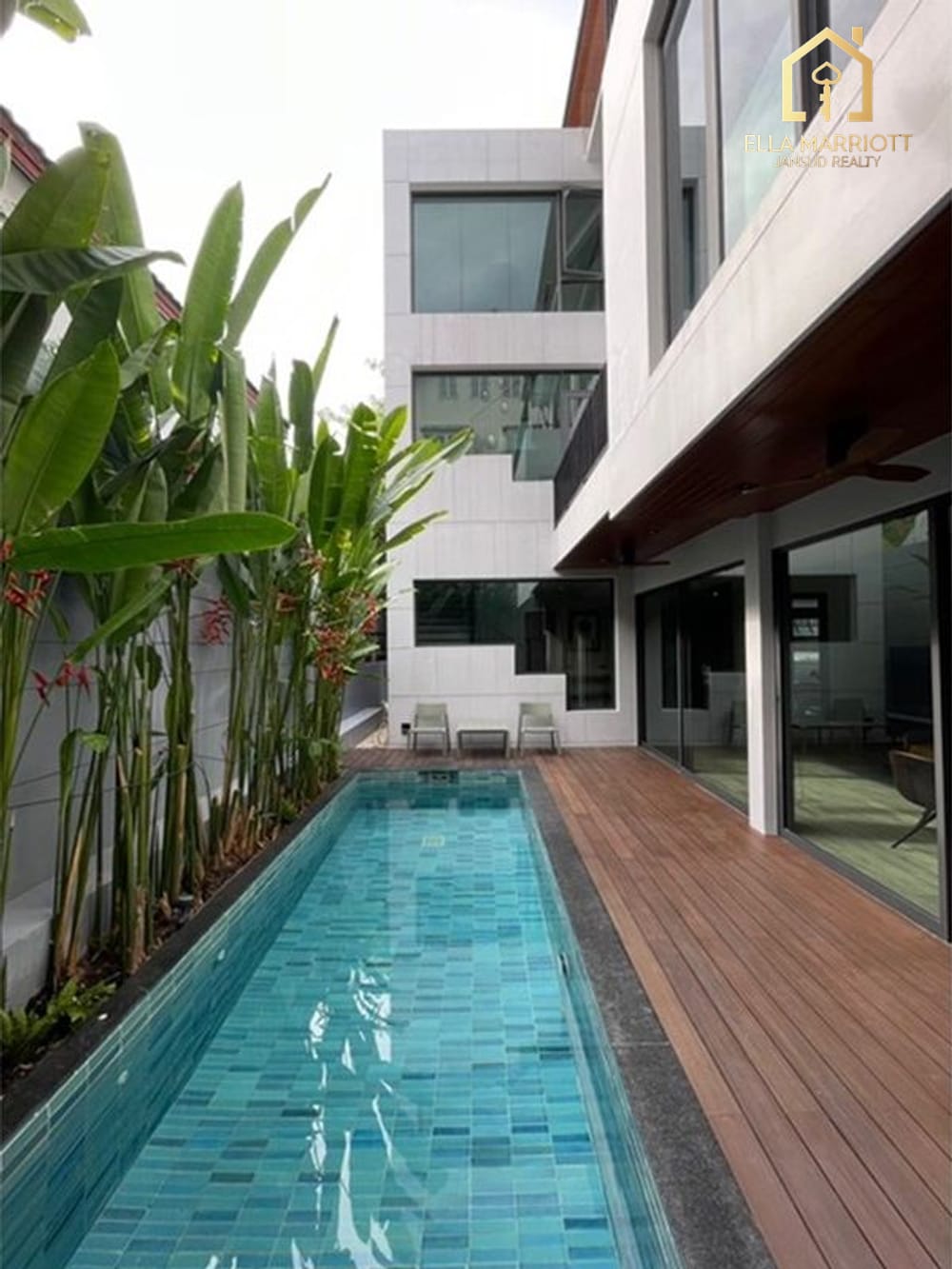 Modernes 3-SZ-Einfamilienhaus zu vermieten in 220K | 350 m² mit Pool, Wallbox & Weinkühlschrank 10