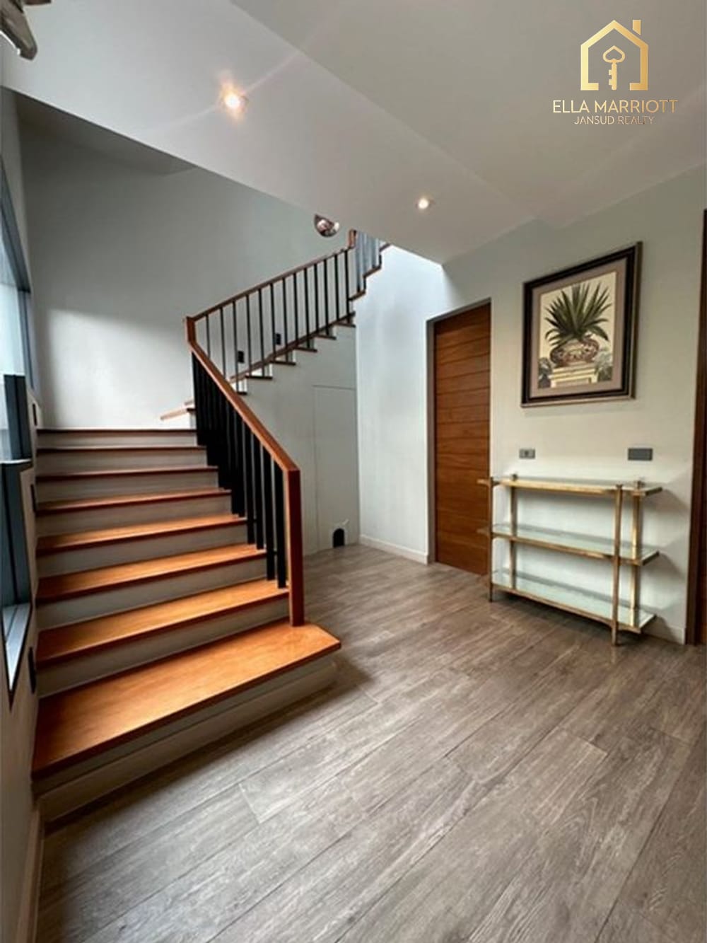 Modernes 3-SZ-Einfamilienhaus zu vermieten in 220K | 350 m² mit Pool, Wallbox & Weinkühlschrank 11