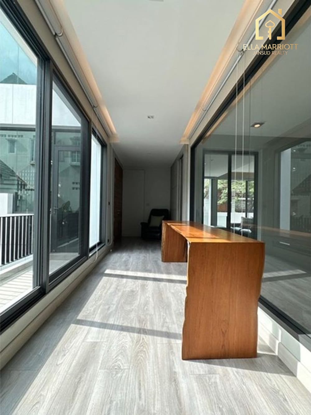 Modernes 3-SZ-Einfamilienhaus zu vermieten in 220K | 350 m² mit Pool, Wallbox & Weinkühlschrank 14