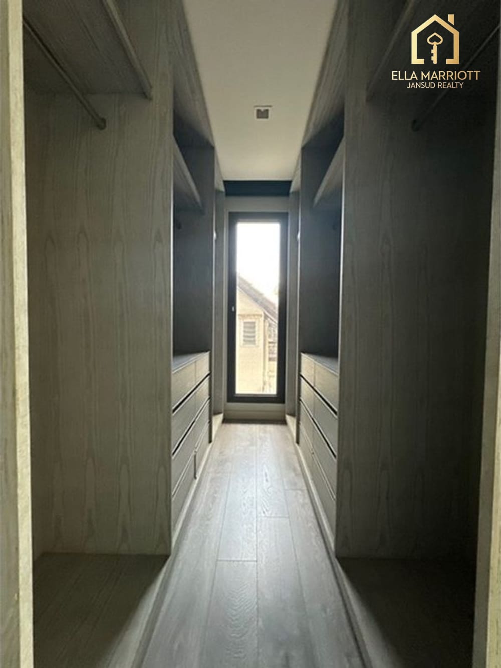 Modernes 3-SZ-Einfamilienhaus zu vermieten in 220K | 350 m² mit Pool, Wallbox & Weinkühlschrank 21