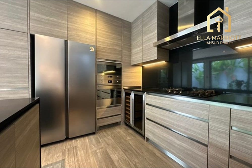 Modernes 3-SZ-Einfamilienhaus zu vermieten in 220K | 350 m² mit Pool, Wallbox & Weinkühlschrank 7