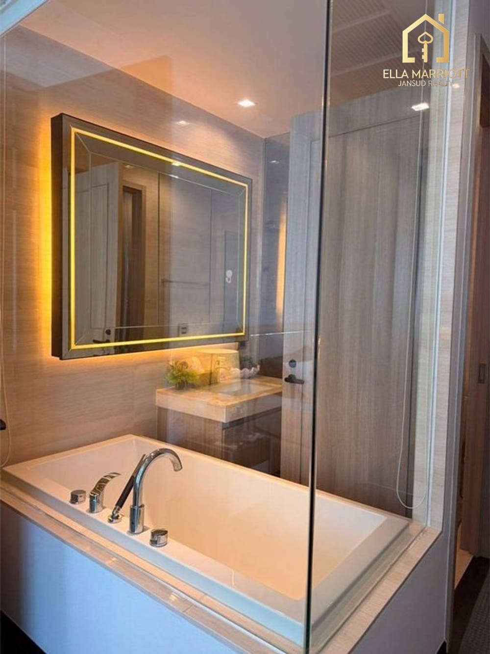 Brand New 1 Bedroom Condo for Rent at XXXIX by Sansiri - 6 Mins Walk to BTS Phrom Phong 6
