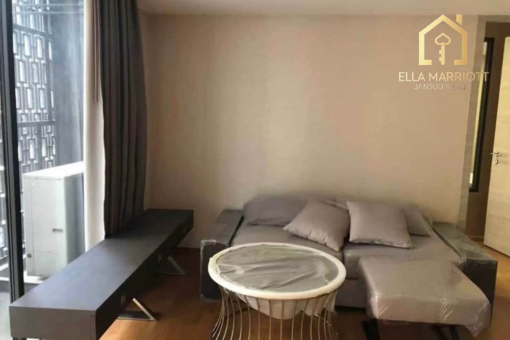 Spacious 2BR Condo for Rent in Prime Soi Langsuan - 6 Mins Walk to BTS Chit Lom 3