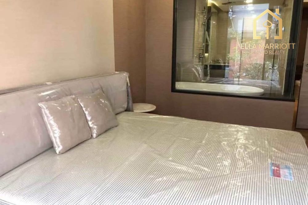 Spacious 2BR Condo for Rent in Prime Soi Langsuan - 6 Mins Walk to BTS Chit Lom 6