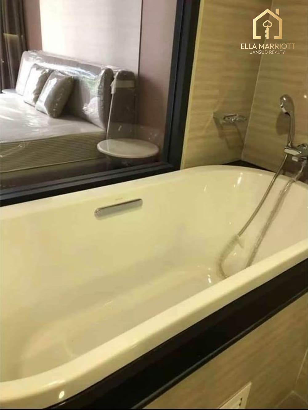 Spacious 2BR Condo for Rent in Prime Soi Langsuan - 6 Mins Walk to BTS Chit Lom 8