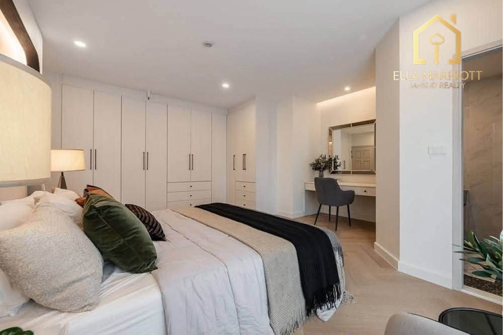 Sale 18.9MB | 165sqm 4BR 14th Fl | Walk to BTS | Fifty Fifth Tower 21