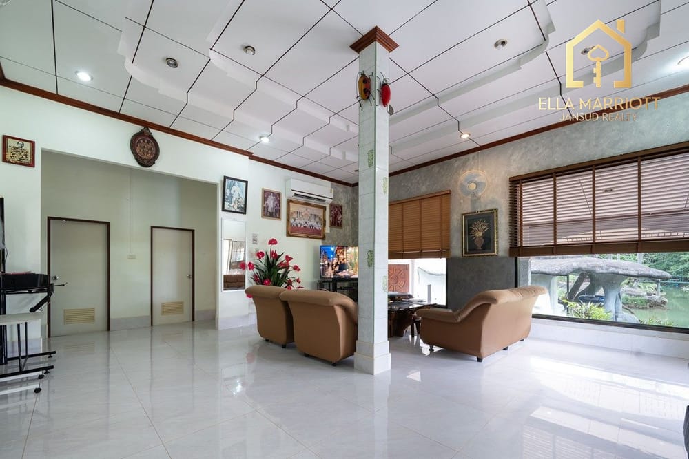 เช่า Commercial Hotel ใน undefined,  37