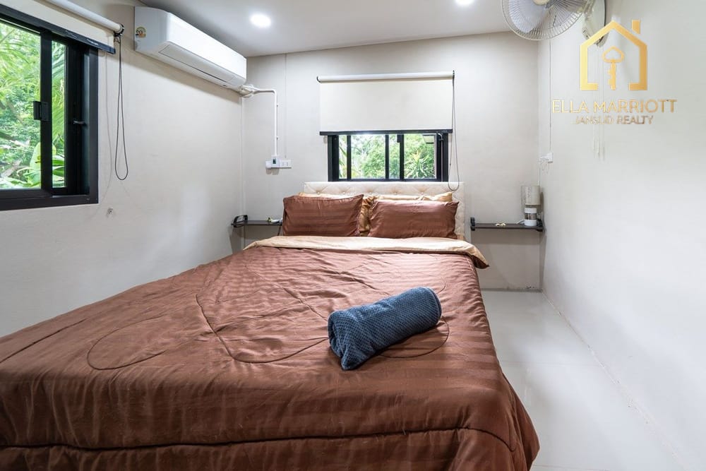 เช่า Commercial Hotel ใน undefined,  52