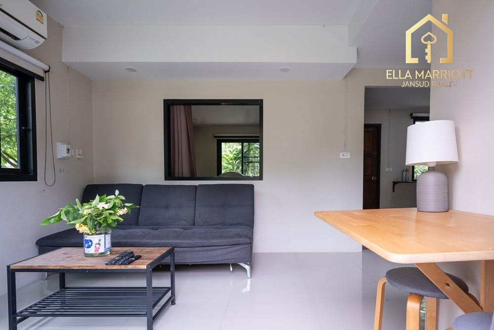 เช่า Commercial Hotel ใน undefined,  58