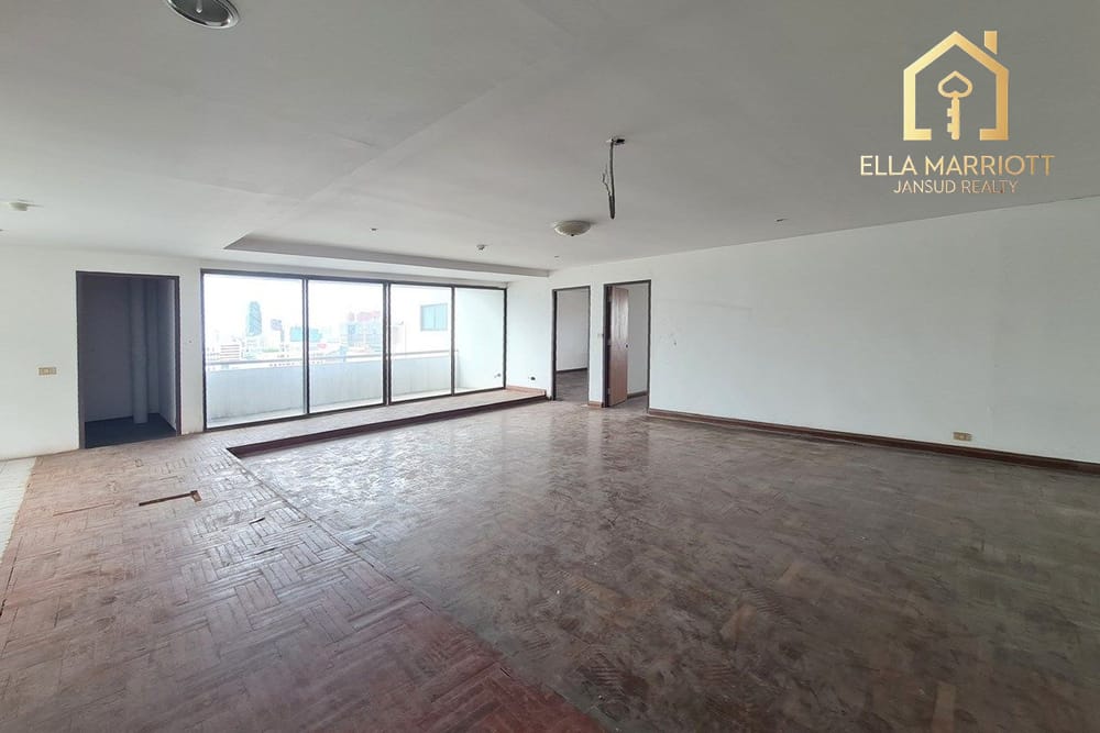 RENOVATION OPPORTUNITY IN ASOKE! 2