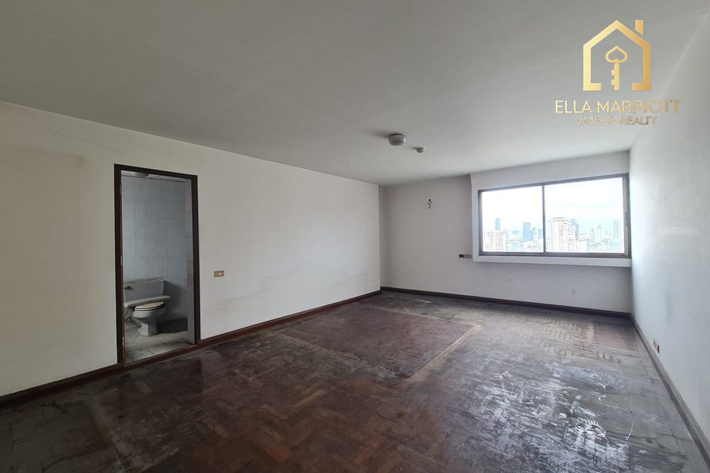 RENOVATION OPPORTUNITY IN ASOKE! 3