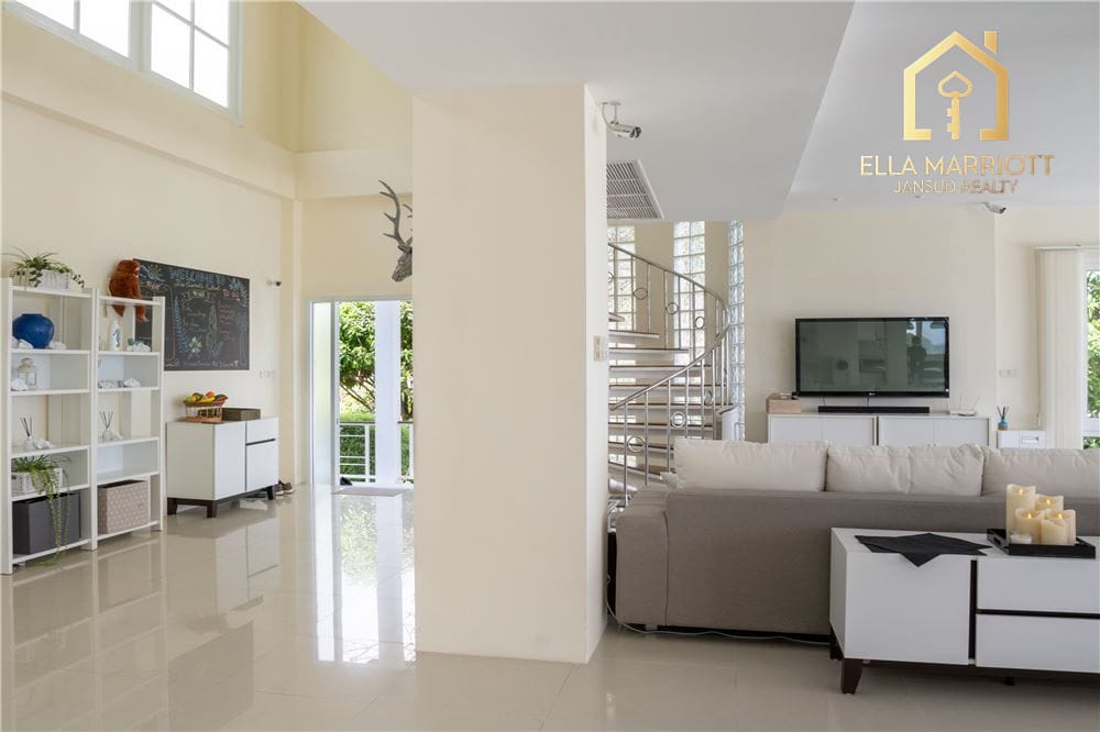 6 Bedroom Villa in Bophut, Koh Samui - Sea views galore 16