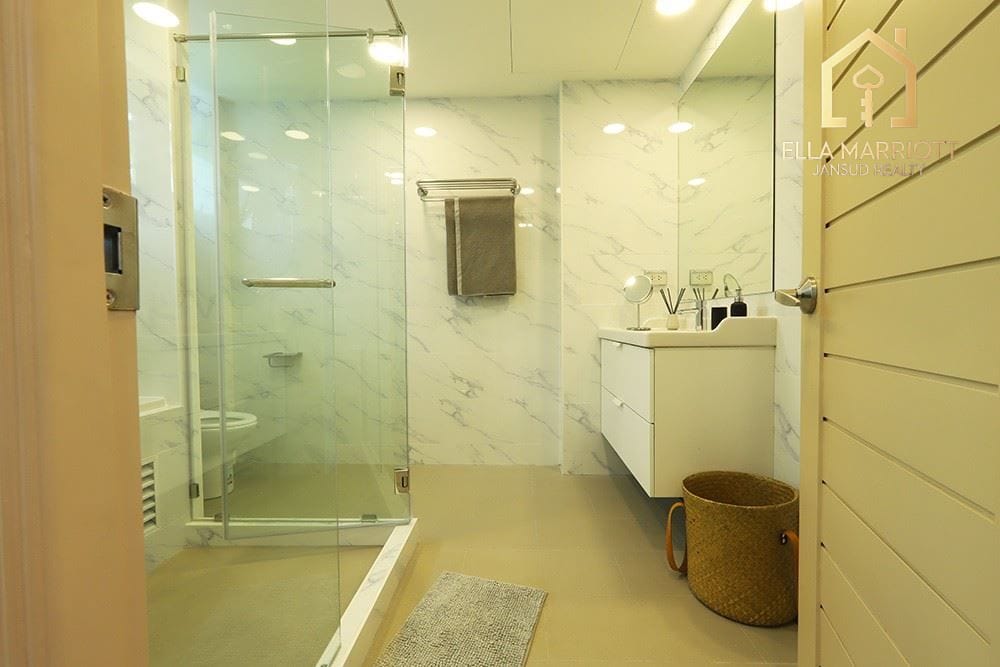 Pet-Friendly 3-Bedroom Condo for Rent in Sukhumvit 31 near BTS Phrom Phong 13