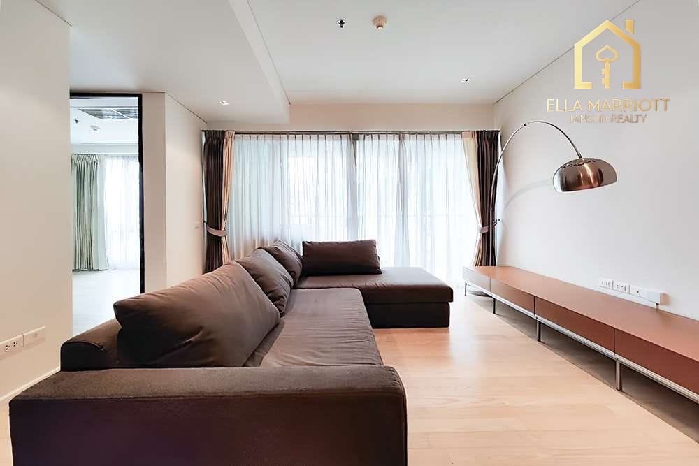 Pet-Friendly 2BR Condo for Sale in The Lakes - 5 Mins Walk to BTS Asok 2