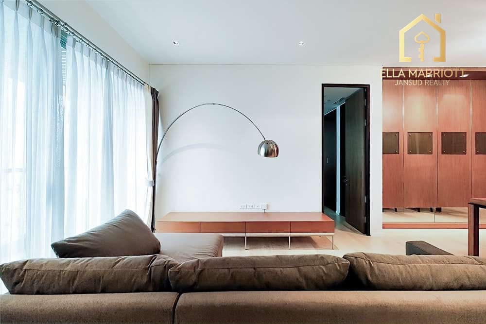 Pet-Friendly 2BR Condo for Sale in The Lakes - 5 Mins Walk to BTS Asok 3