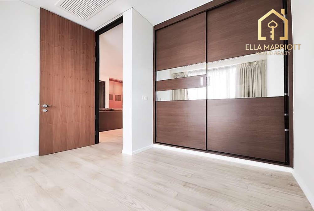 Pet-Friendly 2BR Condo for Sale in The Lakes - 5 Mins Walk to BTS Asok 7