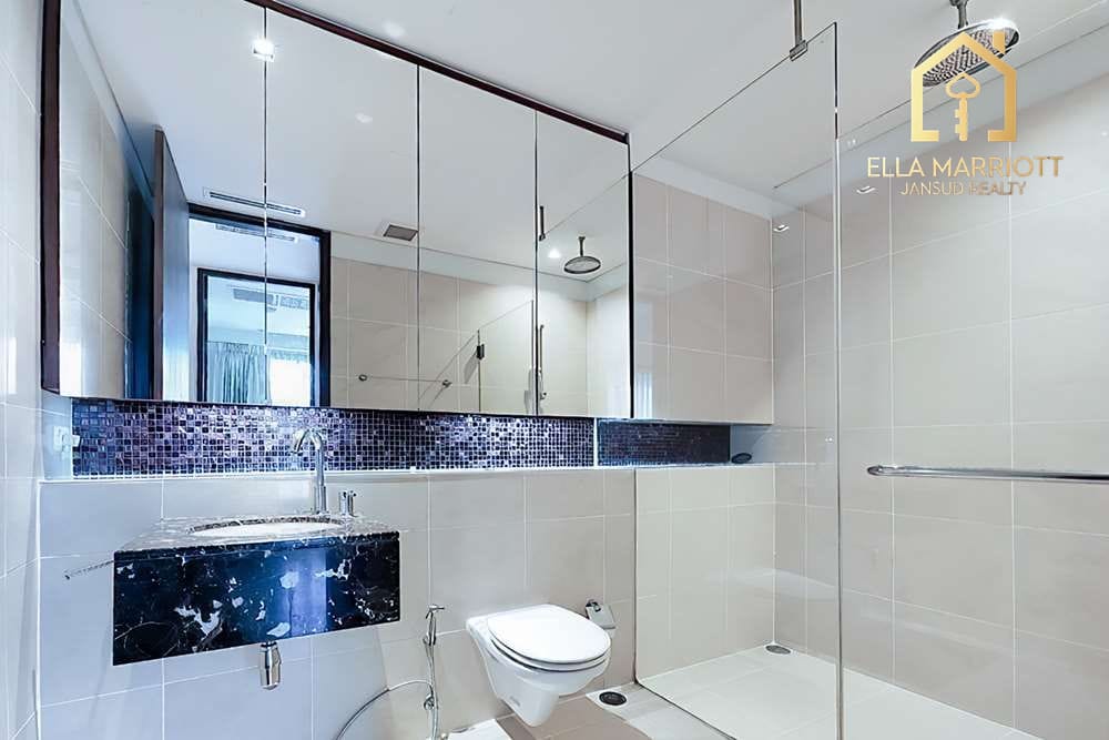 Pet-Friendly 2BR Condo for Sale in The Lakes - 5 Mins Walk to BTS Asok 8