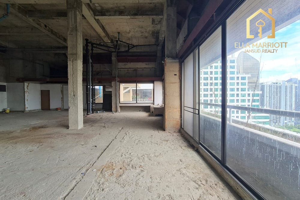 Expansive 507 SQM Blank-Canvas Penthouse in Central Asoke - 6 Mins Walk to MRT Phetchaburi 4