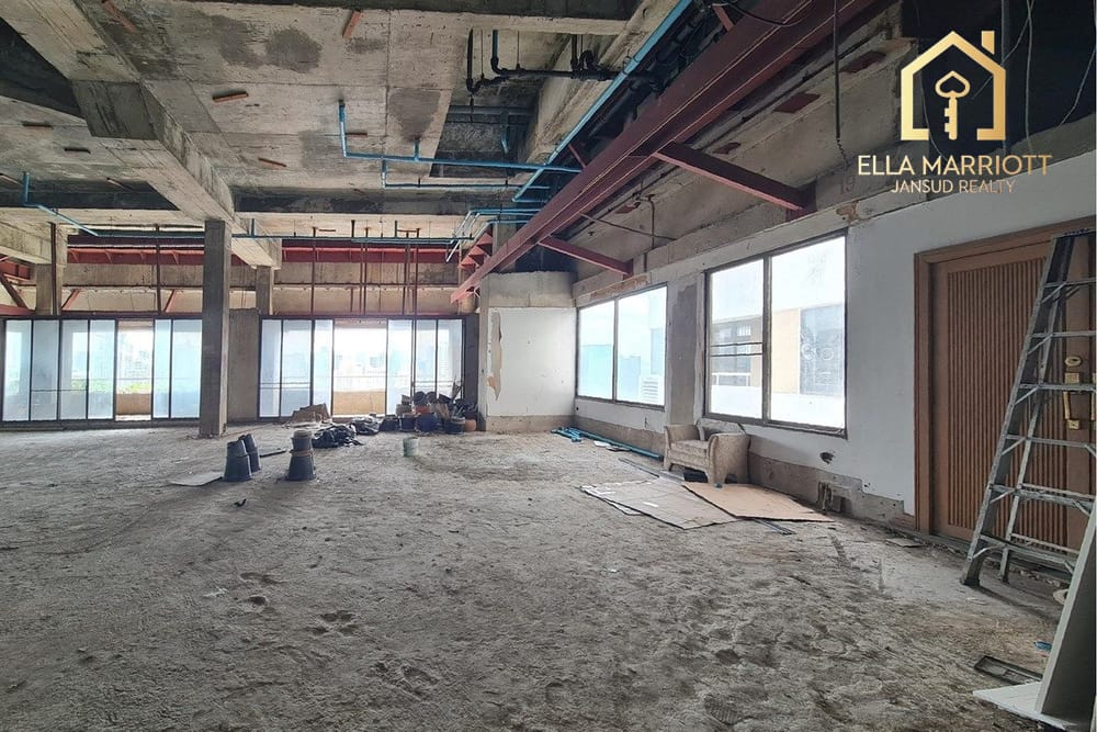 Expansive 507 SQM Blank-Canvas Penthouse in Central Asoke - 6 Mins Walk to MRT Phetchaburi 5