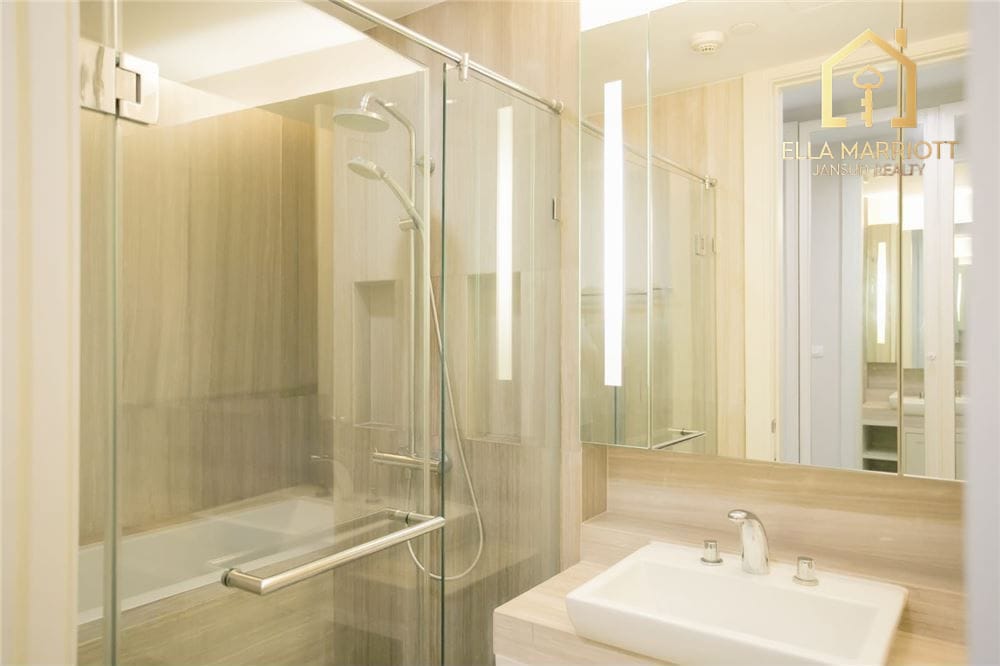"Own Luxurious Living in Bangkok's Heart Today" 17