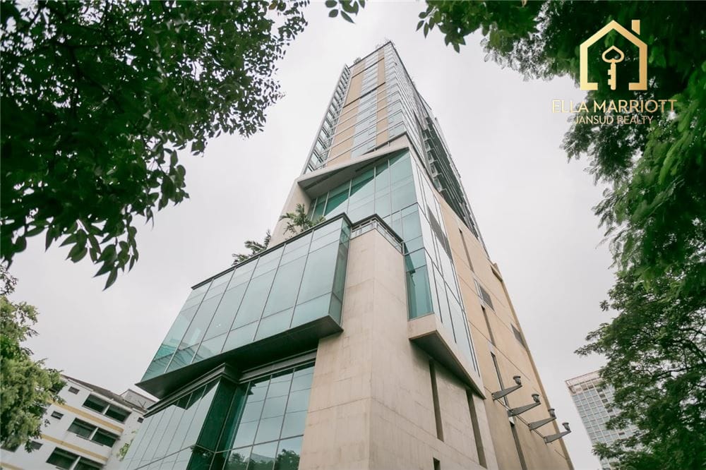 "Own Luxurious Living in Bangkok's Heart Today" 21
