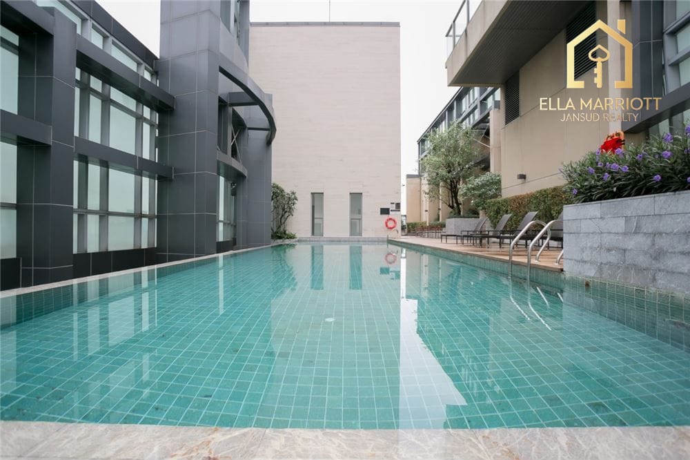 "Own Luxurious Living in Bangkok's Heart Today" 27