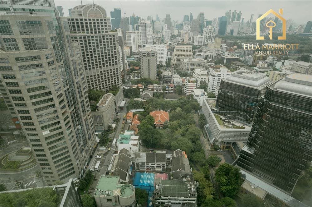 "Own Luxurious Living in Bangkok's Heart Today" 31