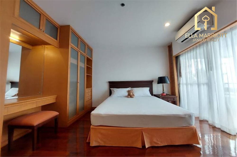 Spacious 3-Bedroom Condo for Rent in Sathon Soi 1 6
