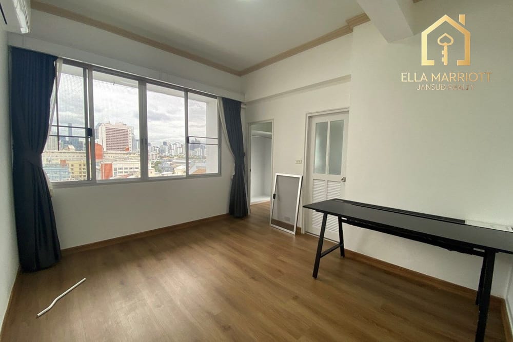 Zur Miete: Geräumige 3-Schlafzimmer-Wohnung in Sukhumvit 55 12