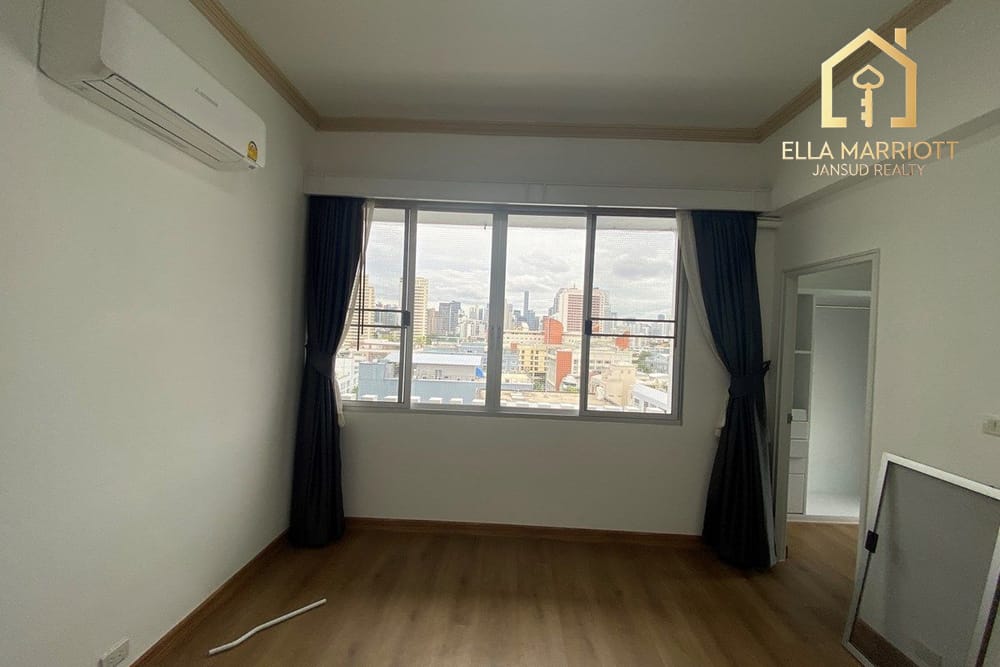 Zur Miete: Geräumige 3-Schlafzimmer-Wohnung in Sukhumvit 55 13