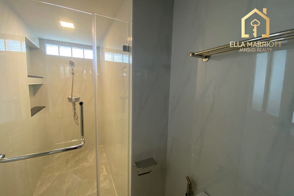 Zur Miete: Geräumige 3-Schlafzimmer-Wohnung in Sukhumvit 55 18