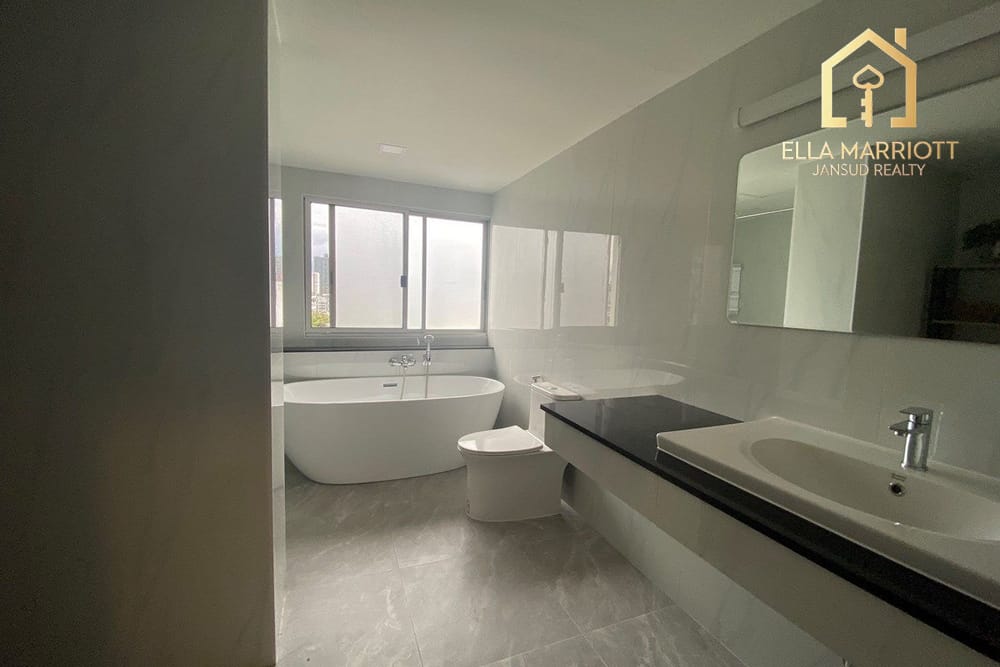Zur Miete: Geräumige 3-Schlafzimmer-Wohnung in Sukhumvit 55 24