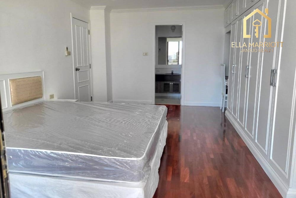 Geräumiges Apartment mit 3 Schlafzimmern zu vermieten im Academia Grand, Sukhumvit 43 - Nur 8 Gehminuten zur BTS Phrom Phong. 9