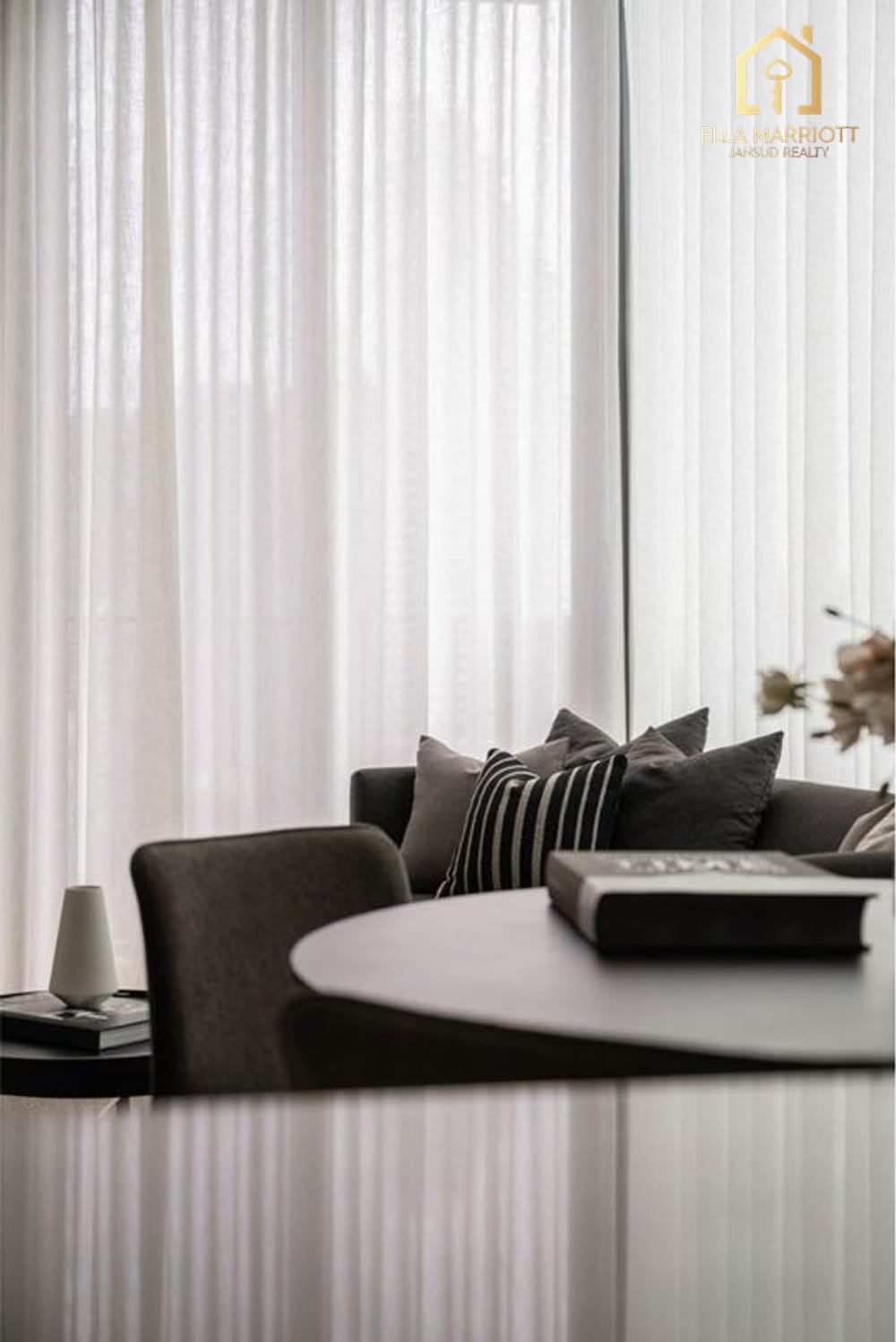 Rent 87K | 74sqm 2BR 2BA Corner Unit 22nd Fl | 28 Chidlom 3