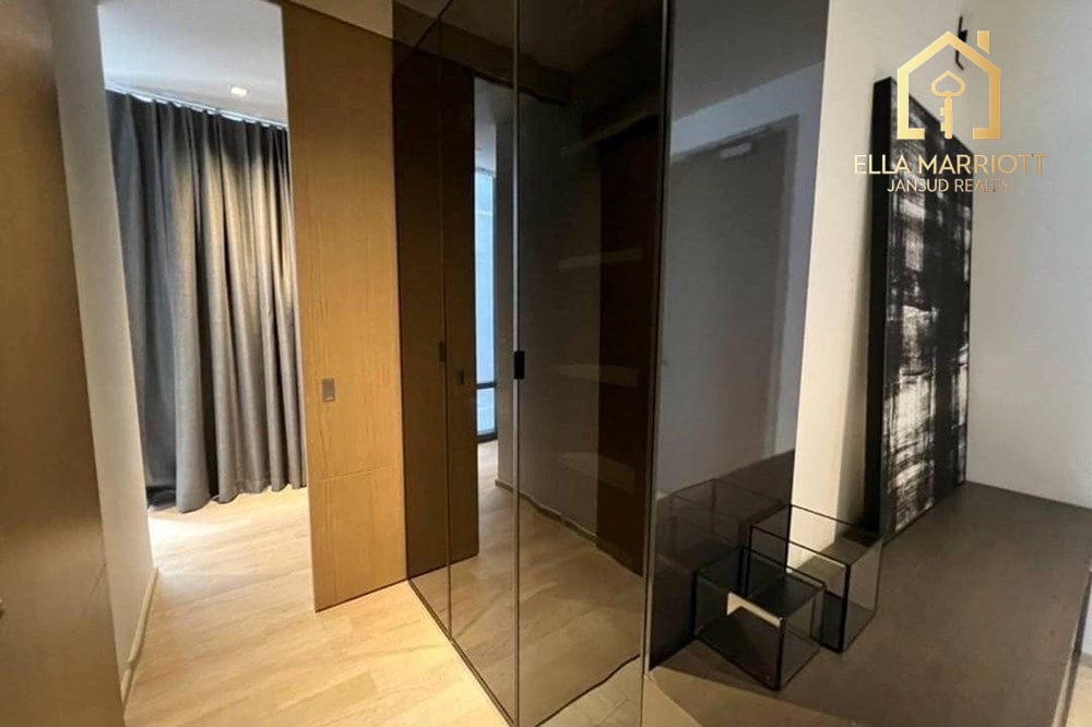 Luxury 1BR Condo for Rent at Ashton Silom - 46sqm, 8 Mins Walk to BTS Chong Nonsi 3