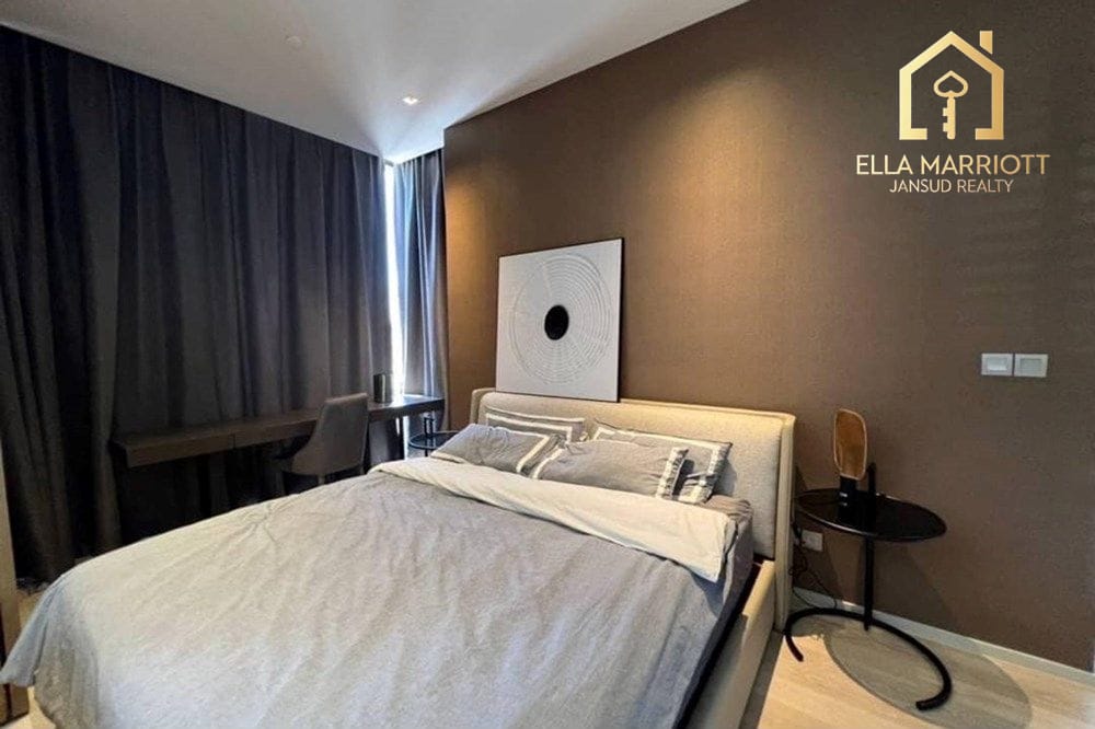 Luxury 1BR Condo for Rent at Ashton Silom - 46sqm, 8 Mins Walk to BTS Chong Nonsi 6