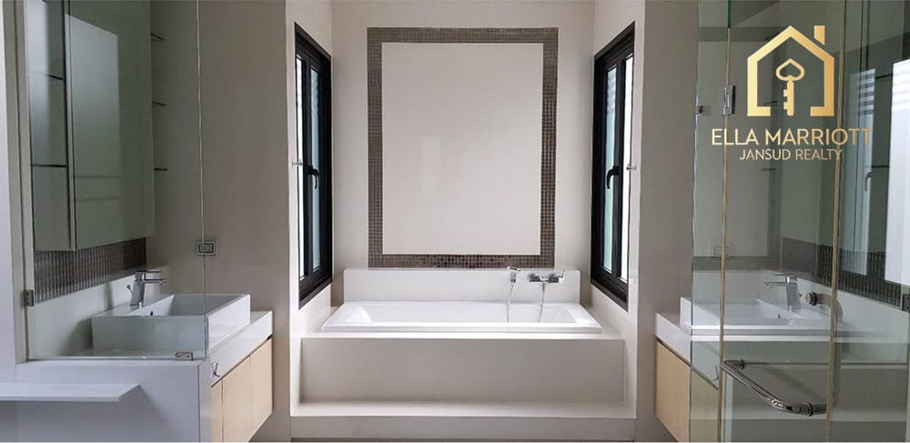 Luxury 3BR 4BA Detached House with Private Pool for Rent in Ekkamai - 400sqm 12