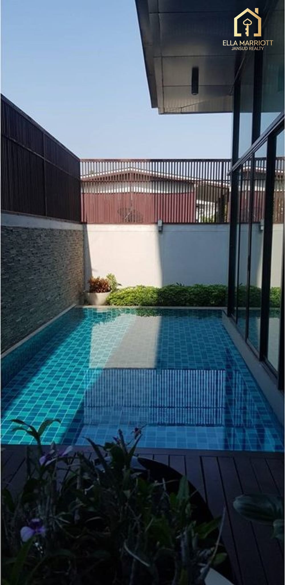 Luxury 3BR 4BA Detached House with Private Pool for Rent in Ekkamai - 400sqm 14