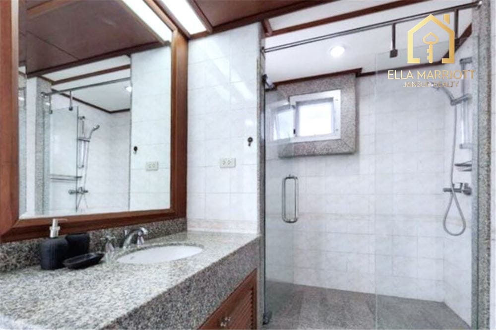 Spacious 2BR Condo for Rent at 65K | 155sqm | Narathiwas Soi 7, 7th Floor Near BTS Chong Nonsi 15