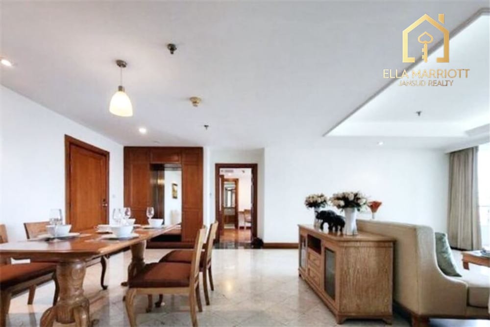 Spacious 2BR Condo for Rent at 65K | 155sqm | Narathiwas Soi 7, 7th Floor Near BTS Chong Nonsi 5