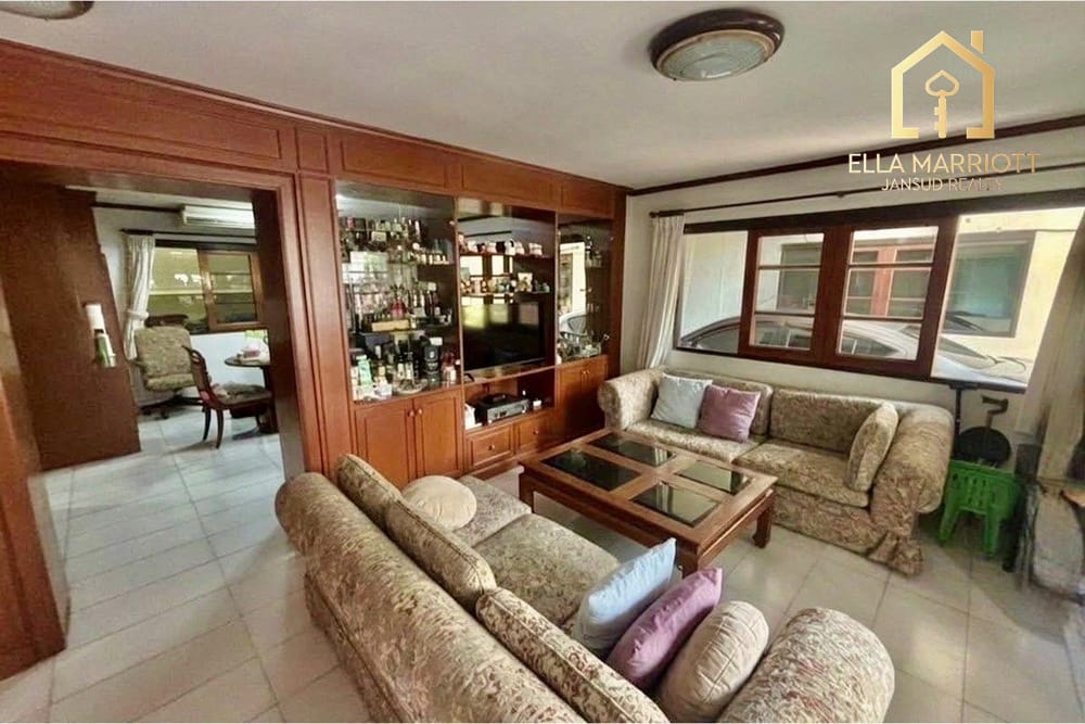 Luxury 4-Bedroom Detached Home for Sale in Vibrant Bangkok 4