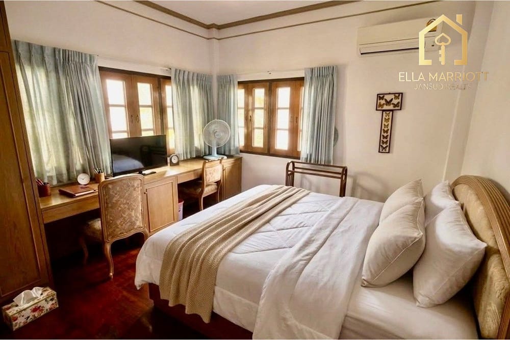 Luxury 4-Bedroom Detached Home for Sale in Vibrant Bangkok 6