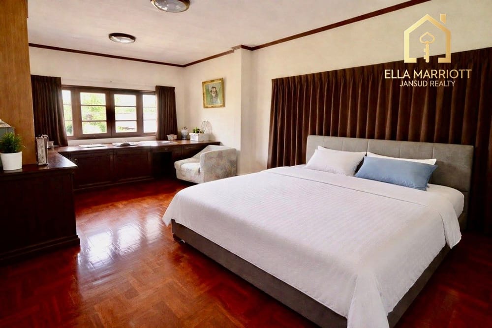 Luxury 4-Bedroom Detached Home for Sale in Vibrant Bangkok 7