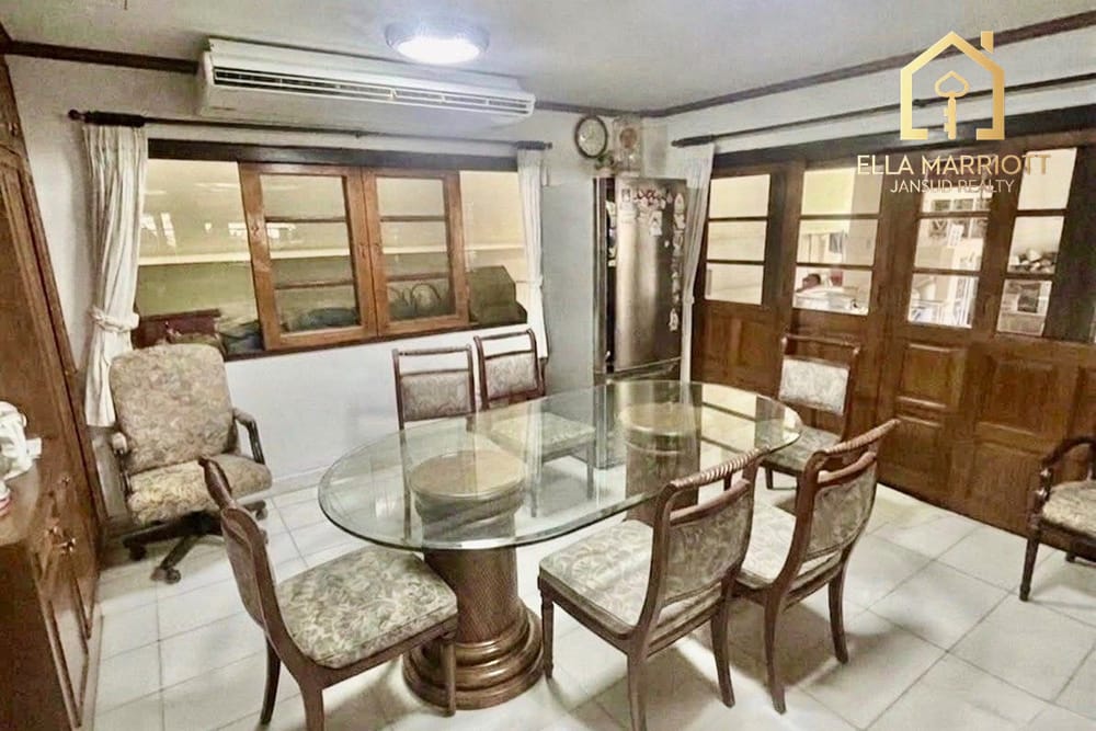 Luxury 4-Bedroom Detached Home for Sale in Vibrant Bangkok 8