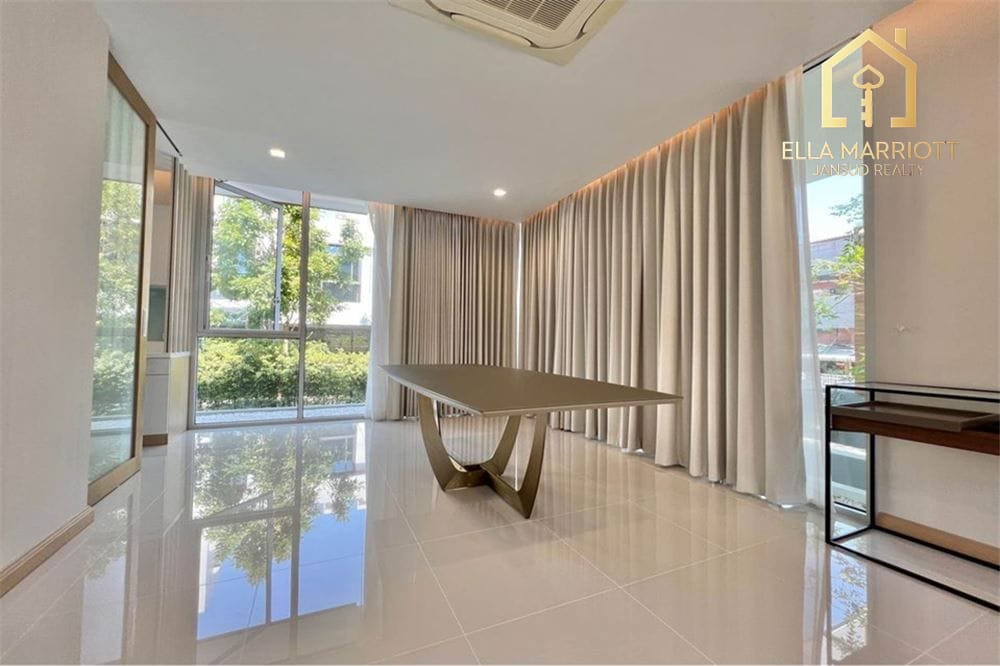 Pet-Friendly 300sqm Detached House for Rent Near Bangkok Hospital - 110K 16