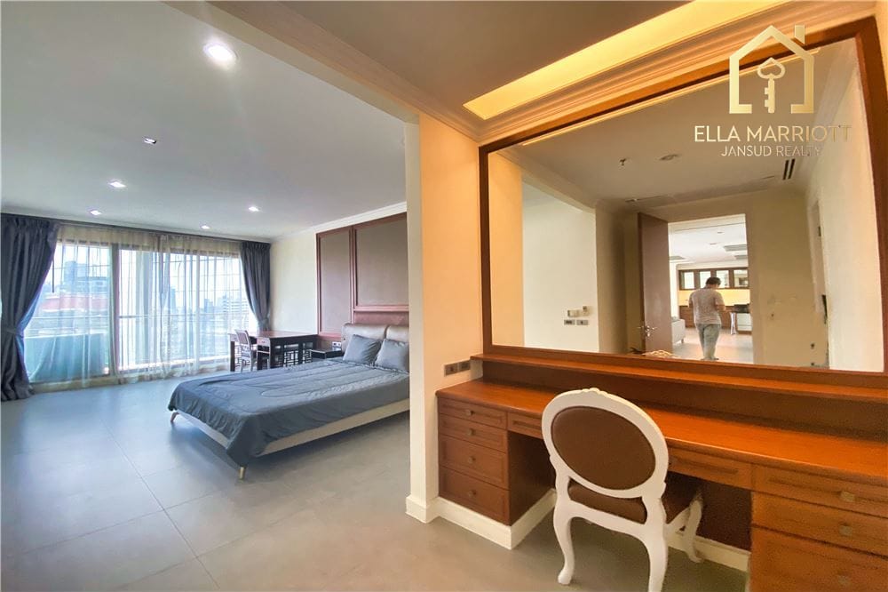 Renovierte 2 SZ, 2 Bäder Eigentumswohnung zur Miete in Asoke - 176 m² | Haustierfreundlich | 90.000 THB | 5 Min. zur BTS Asok 15
