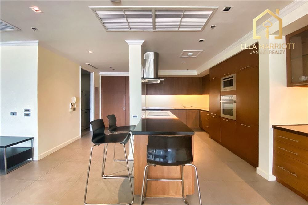 Renovierte 2 SZ, 2 Bäder Eigentumswohnung zur Miete in Asoke - 176 m² | Haustierfreundlich | 90.000 THB | 5 Min. zur BTS Asok 7