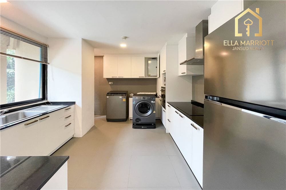 Rent 82K | 150sqm 2+1BR 3BA 2nd Fl | Pet-Friendly | 350m BTS Thong Lo 6